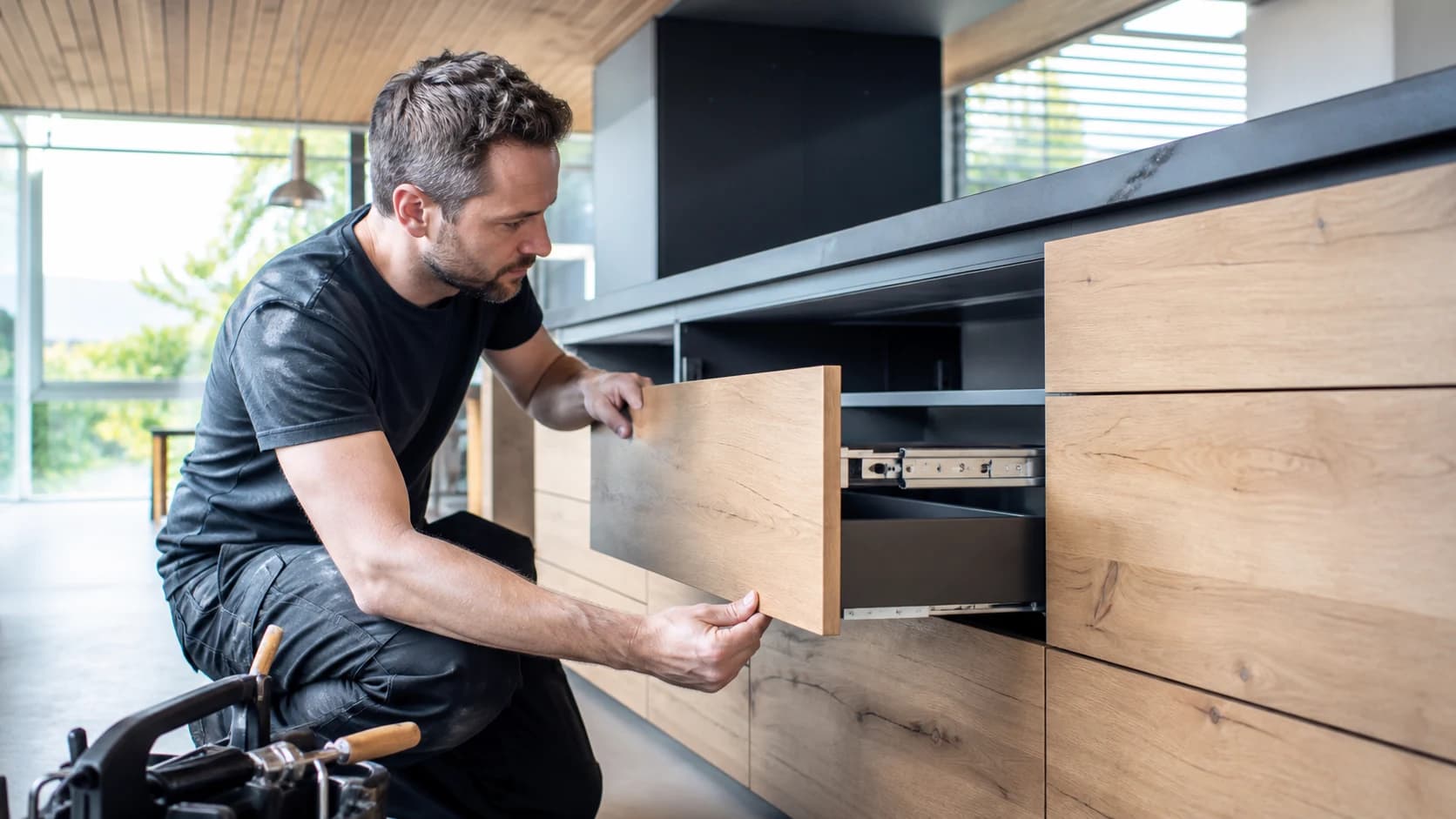 Cuisine en cours d’aménagement dans un logement suisse préparé pour des travaux