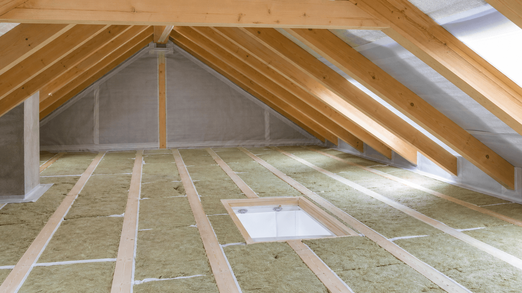 Intervention isolation des combles sur un chantier en Suisse romande