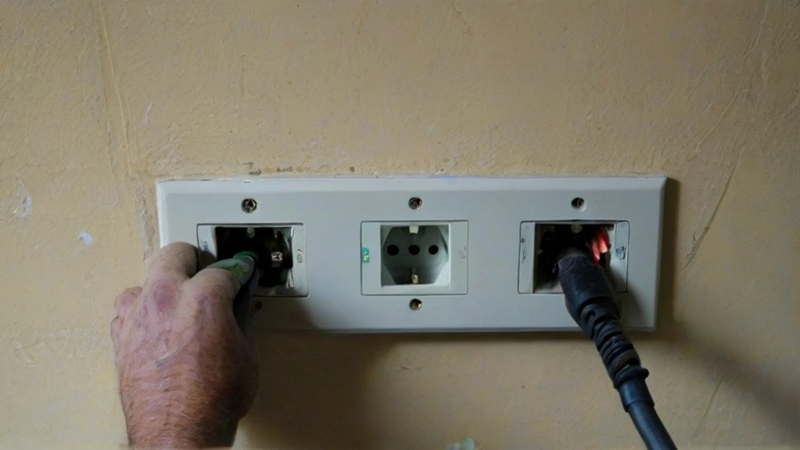 Electrical trunking