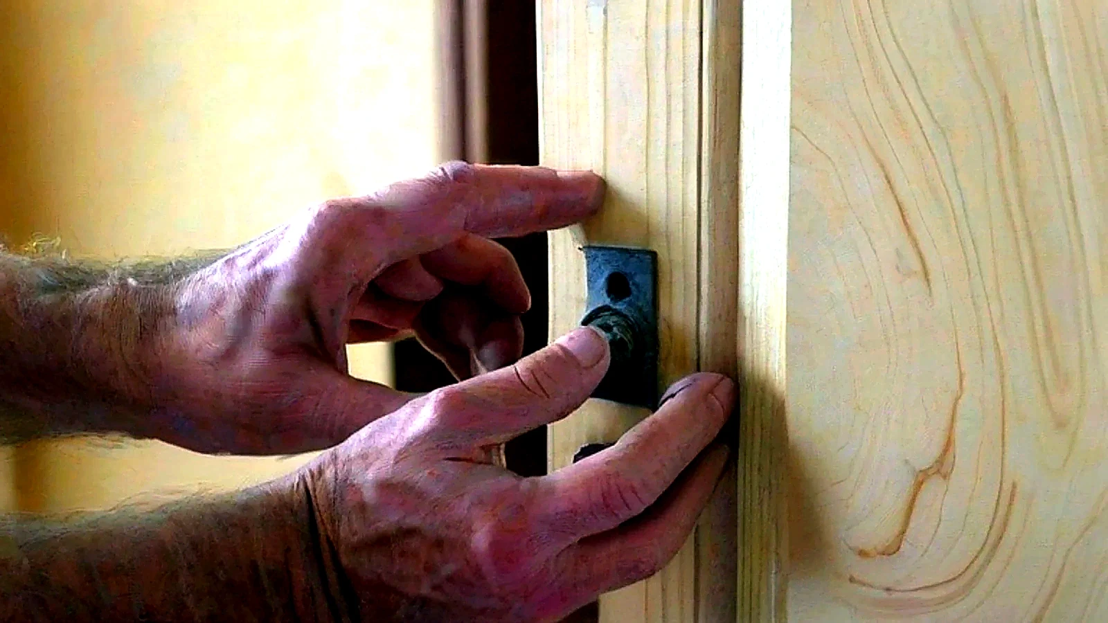 Lock and cylinder