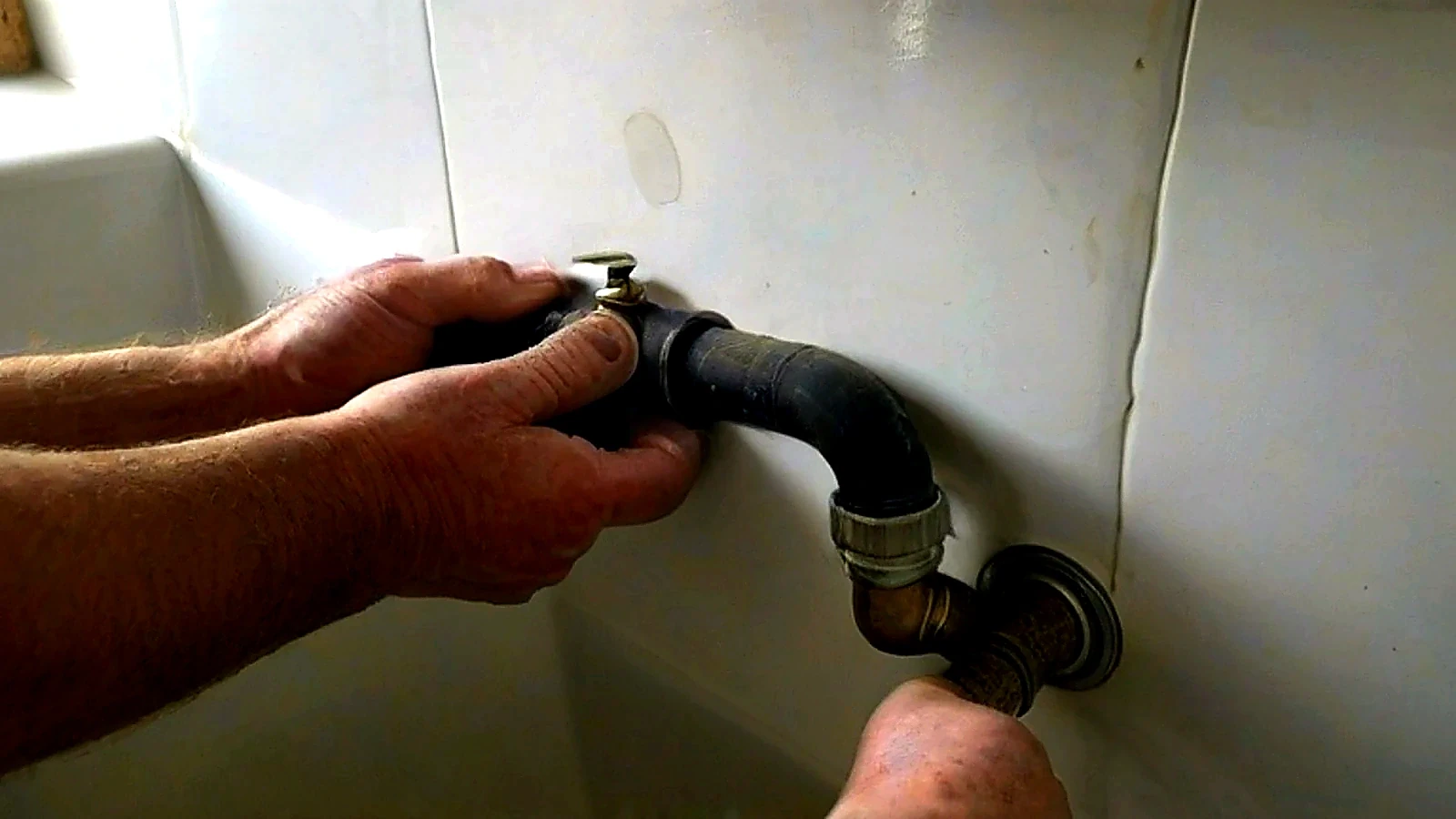 Water heater and hot water cylinder